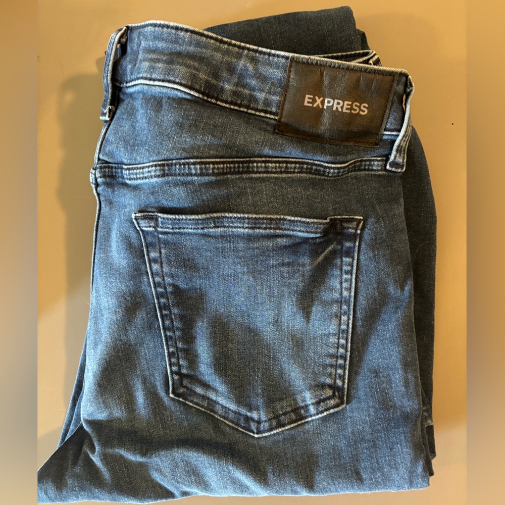 Men’s Express Jeans 34x32 Medium/Dark Wash